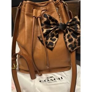 Excellent condition vintage coach British tan bucket bag